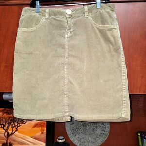 #137 Hurley juniors skirt size 7